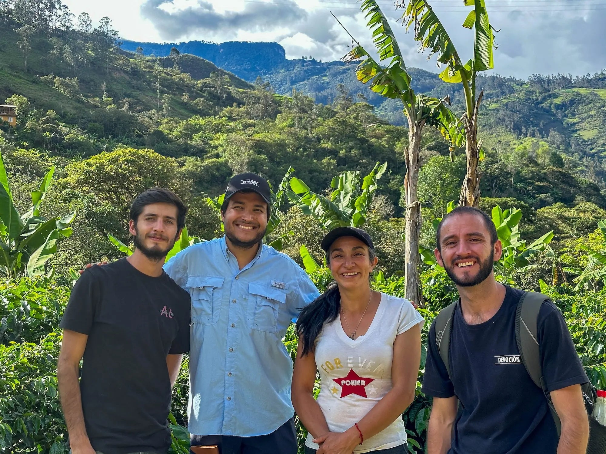 COMPROMETIDOS-POR-LA-EQUIDAD-EN-EL-CAMPO-COLOMBIANO Devoción Colombia